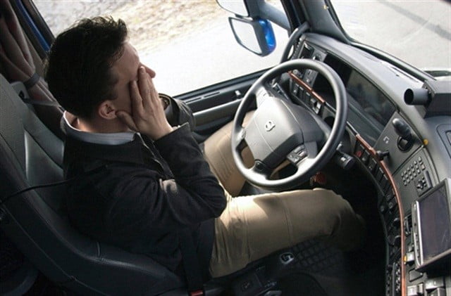 چگونه از خستگی و خواب‌آلودگی رانندگان جلوگیری کنیم