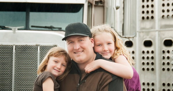روابطی بر بستر جاده؛ بررسی مشکلات خانوادگی رانندگان کامیون